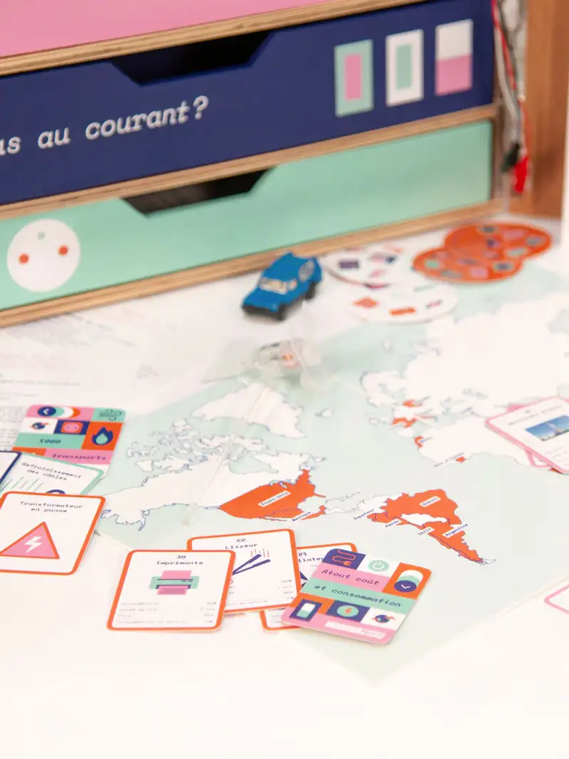 Lucie Colin Laura Bodenez Malle pedagogique forum des sciences 2 copie
